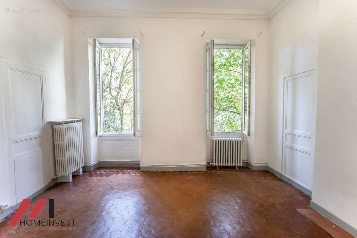 Appartement à MARSEILLE-1E