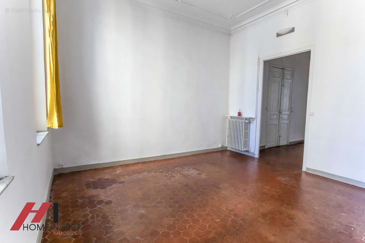 Appartement à MARSEILLE-1E