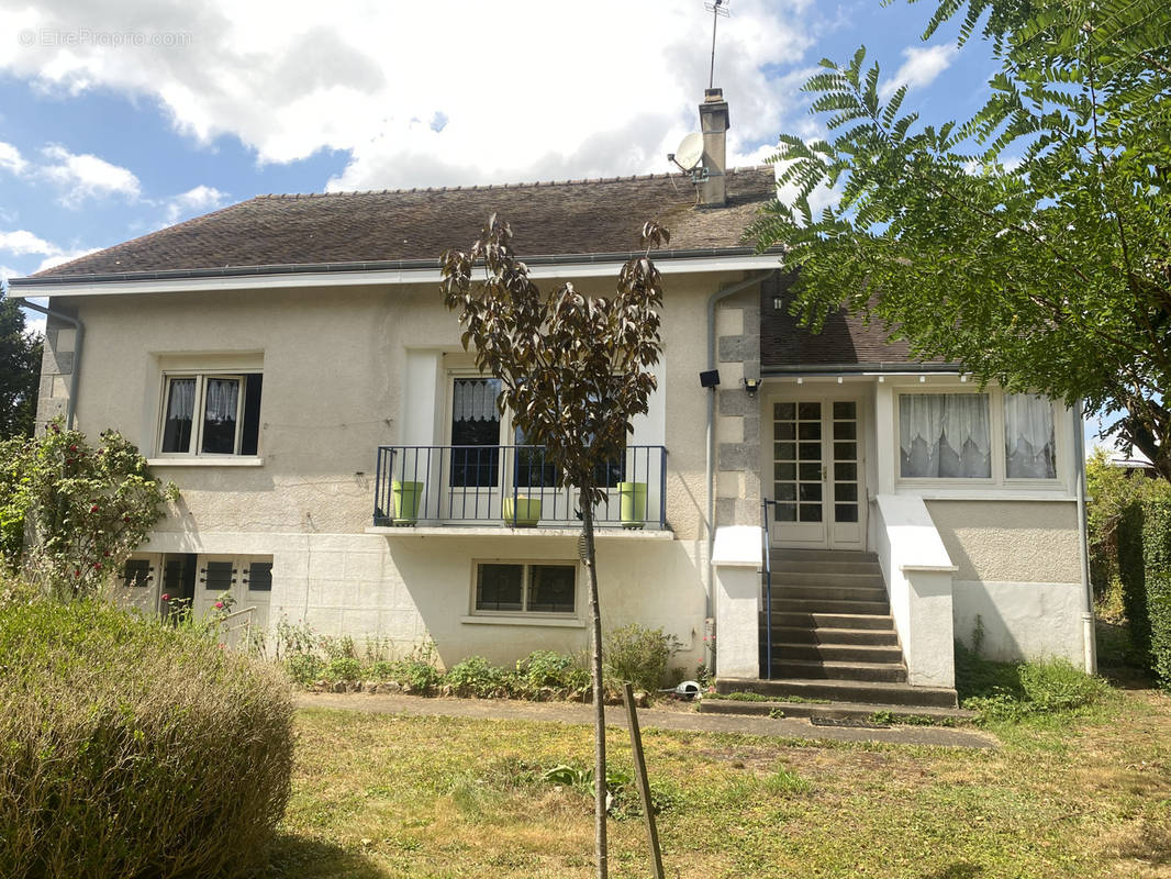 Maison à MAGNAC-LAVAL