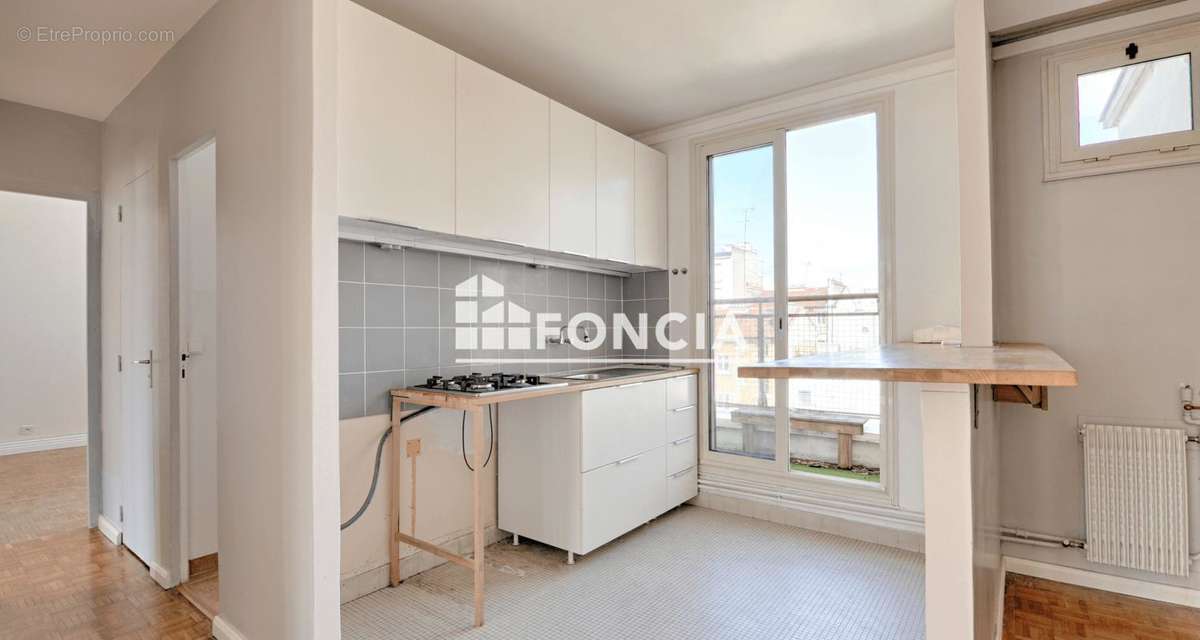 Appartement à PARIS-20E