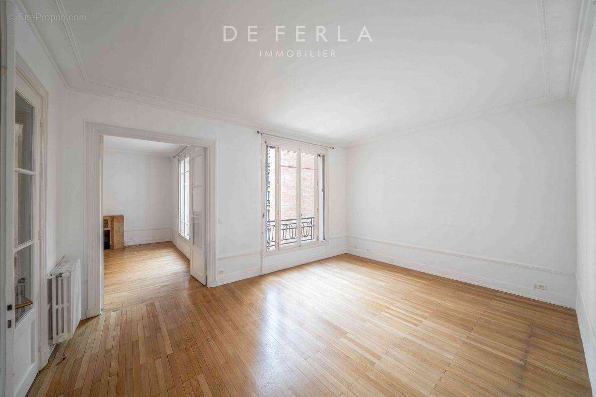 Appartement à PARIS-15E