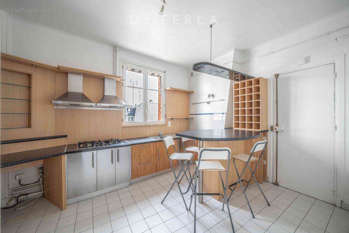 Appartement à PARIS-15E