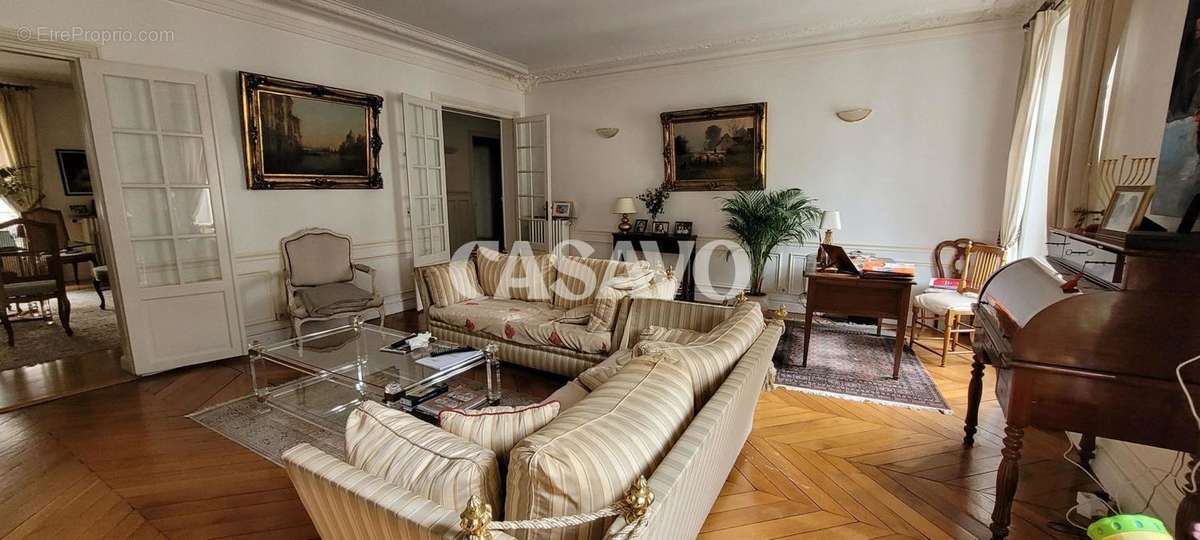 Appartement à PARIS-10E