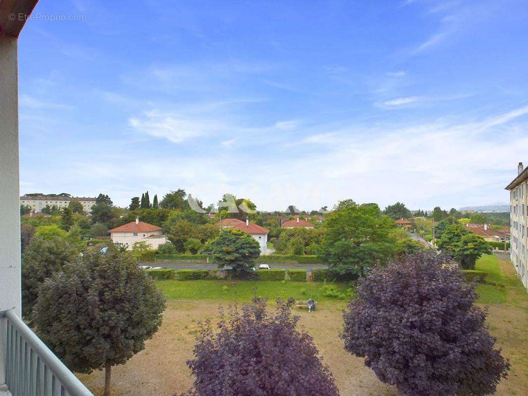 Appartement à RILLIEUX-LA-PAPE