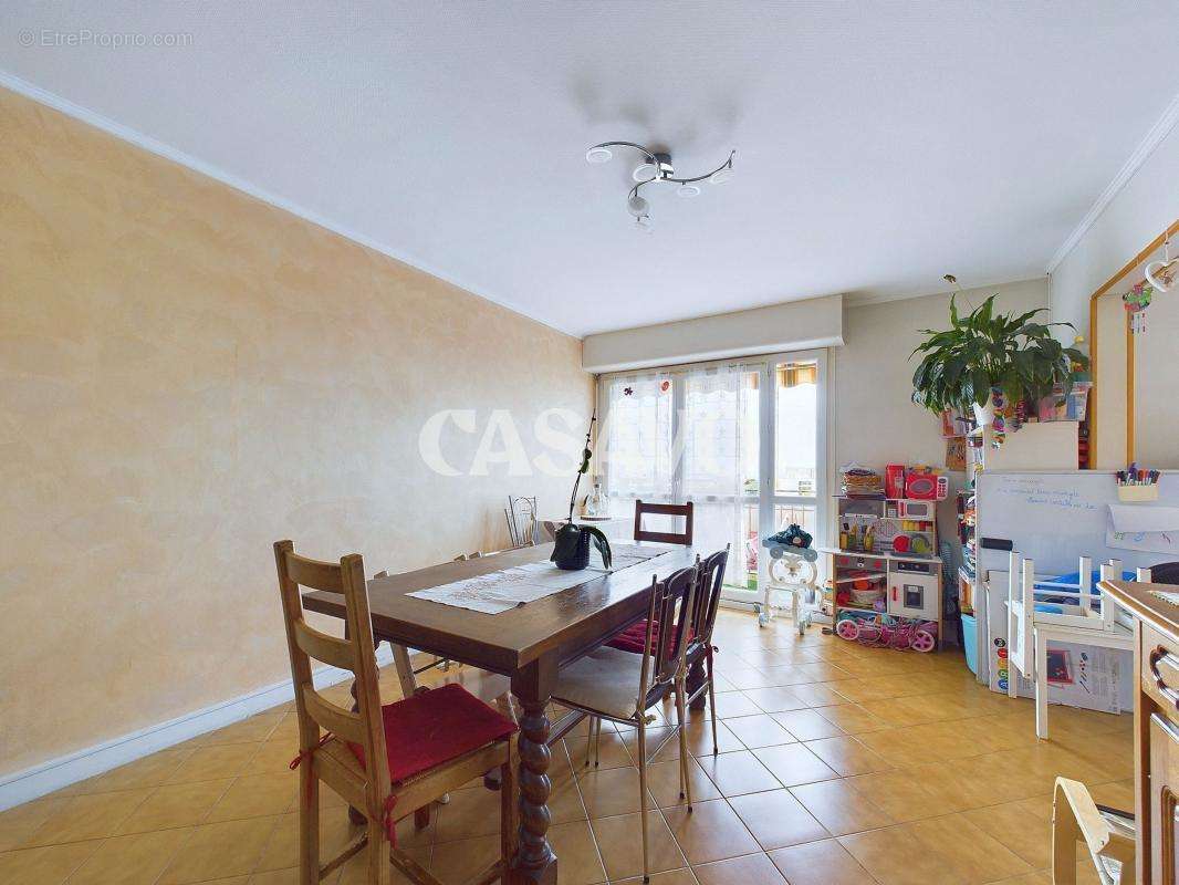 Appartement à RILLIEUX-LA-PAPE