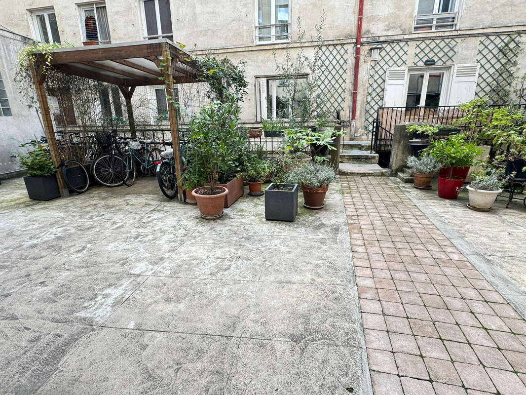 Appartement à PARIS-10E