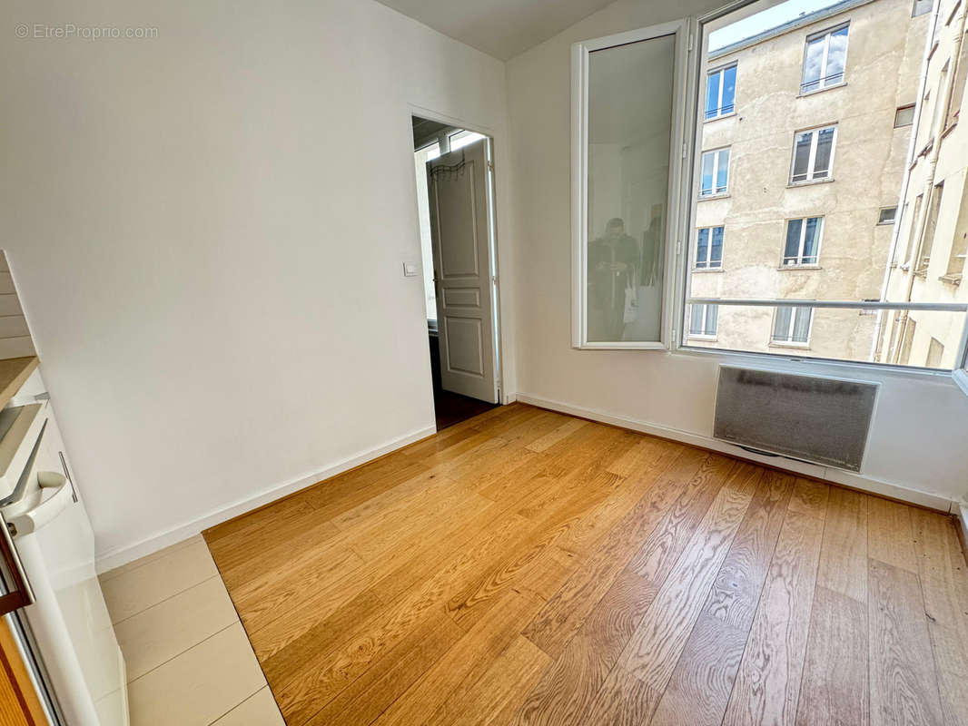 Appartement à PARIS-10E