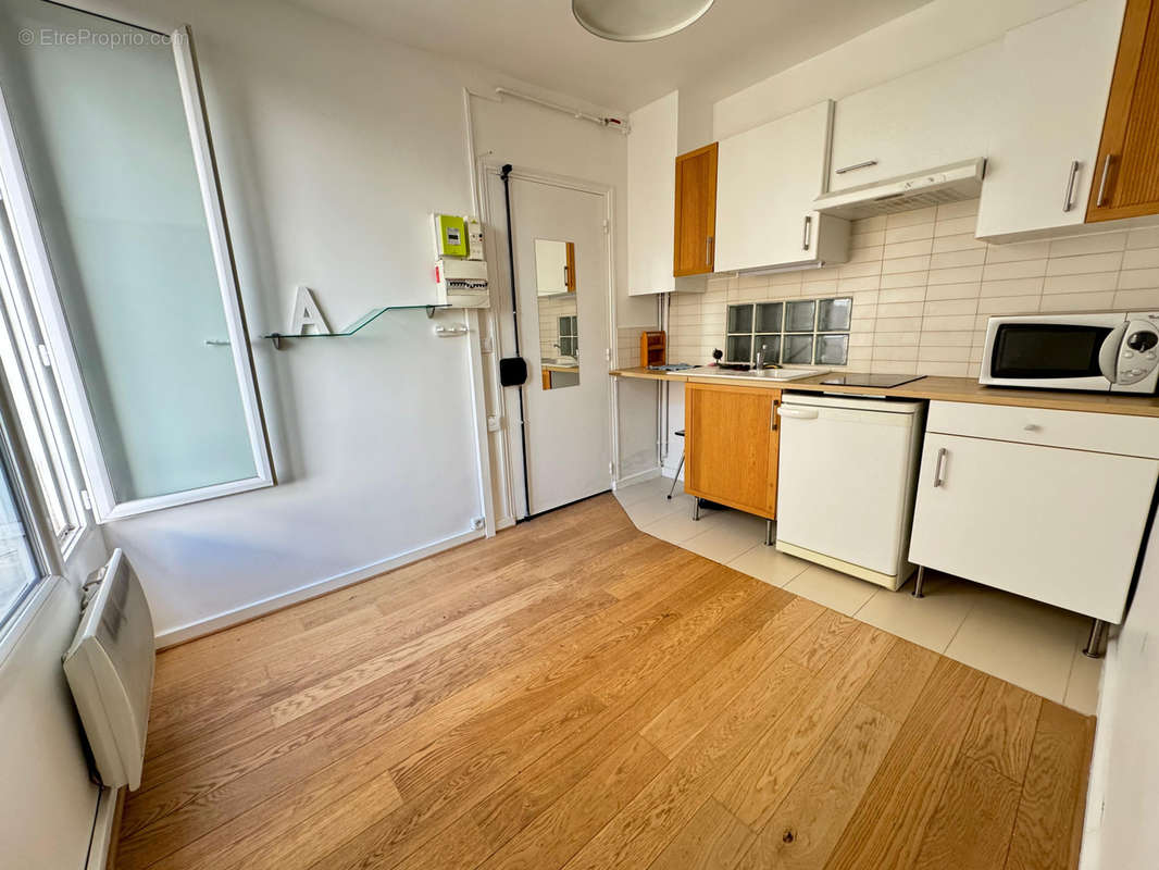 Appartement à PARIS-10E