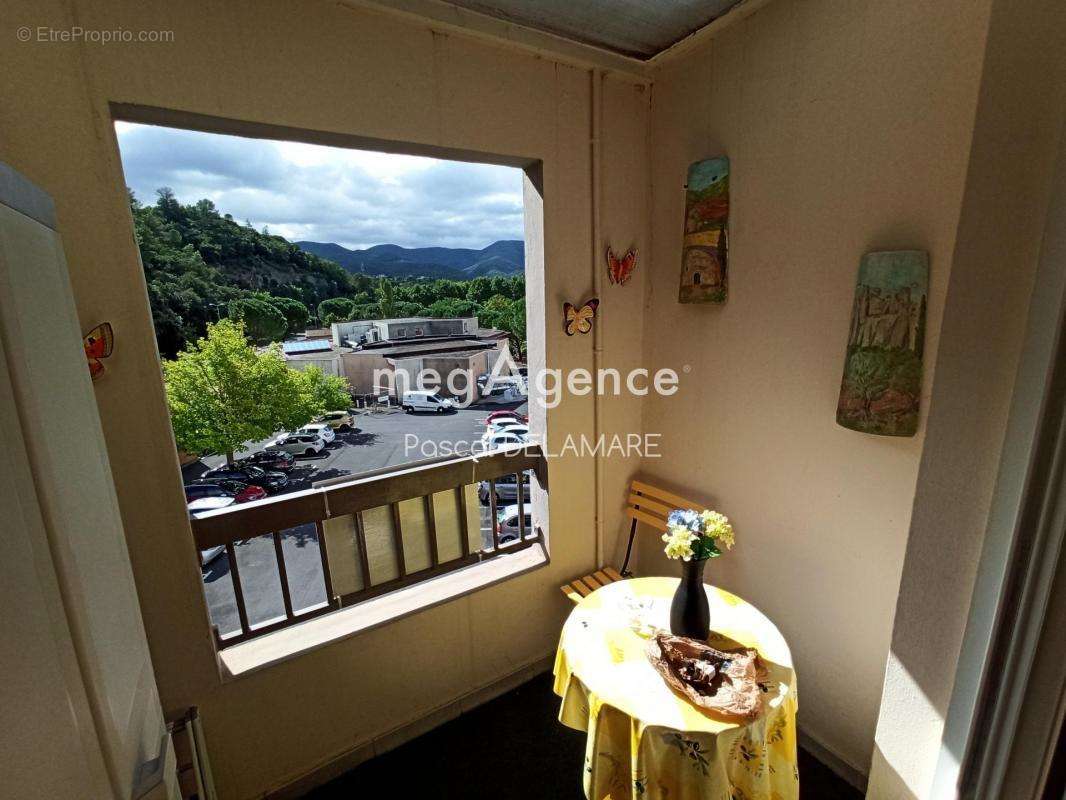 Appartement à LAMALOU-LES-BAINS