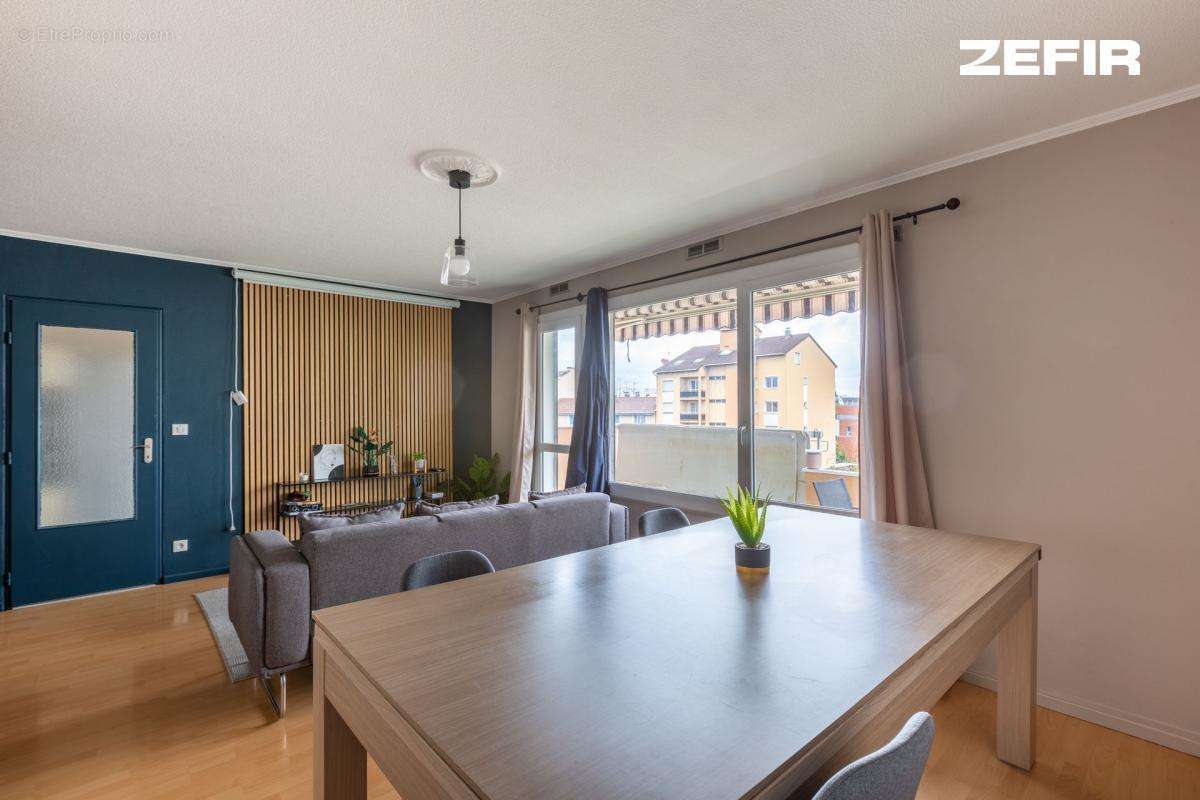 Appartement à LYON-8E