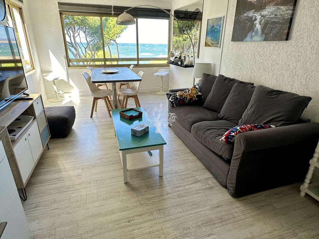 Appartement à SIX-FOURS-LES-PLAGES