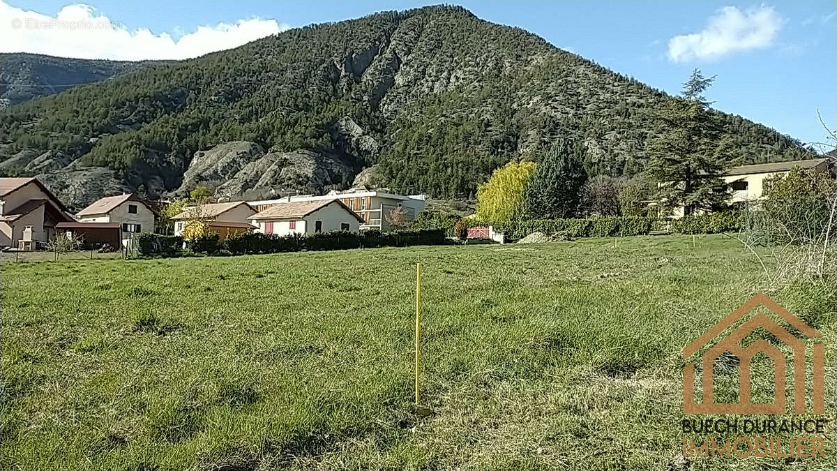 Terrain à ESPINASSES