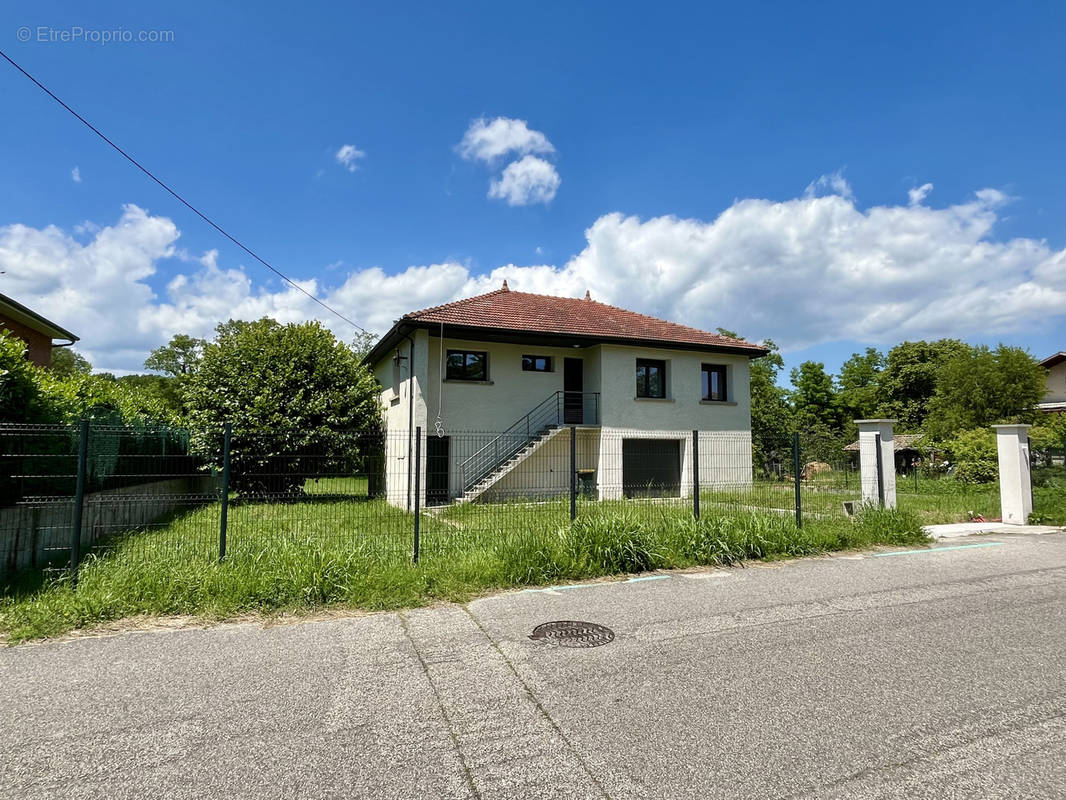 Maison à SABLONS