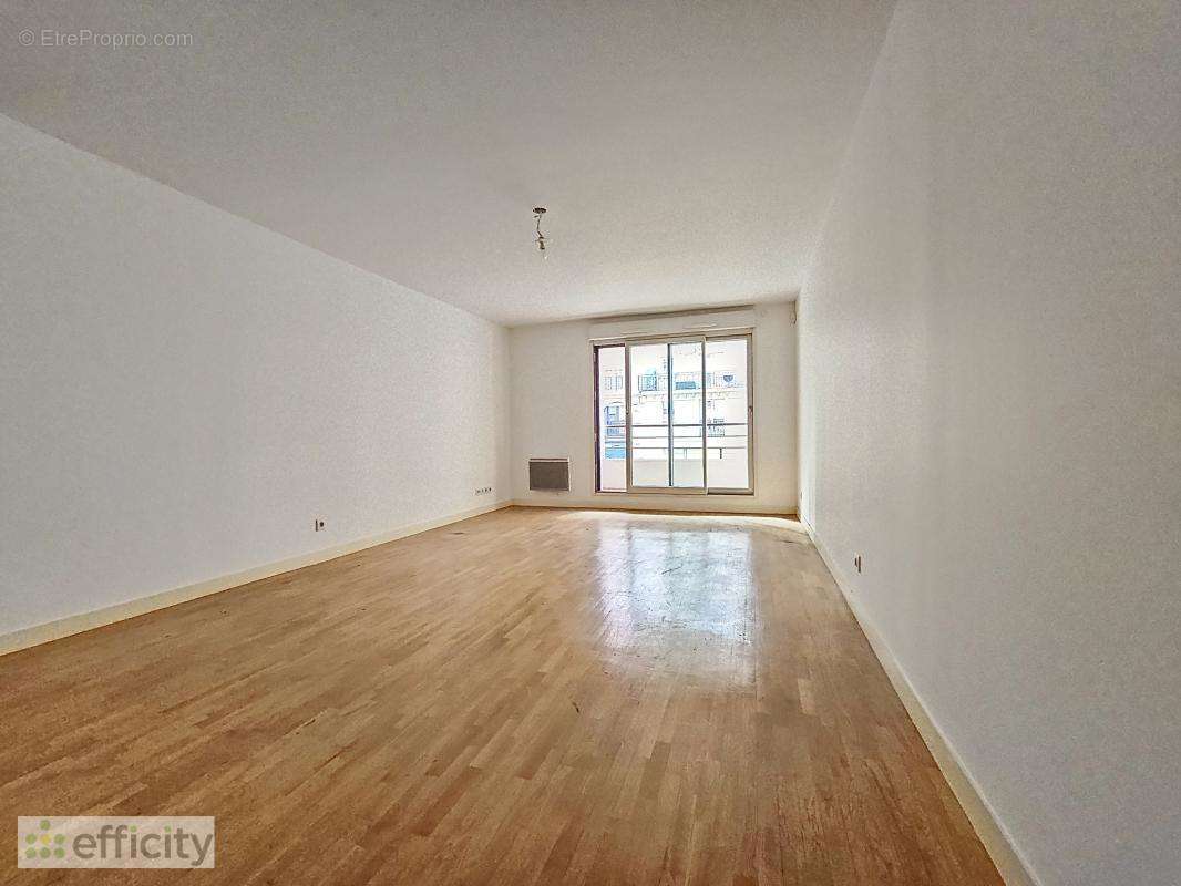 Appartement à ISSY-LES-MOULINEAUX