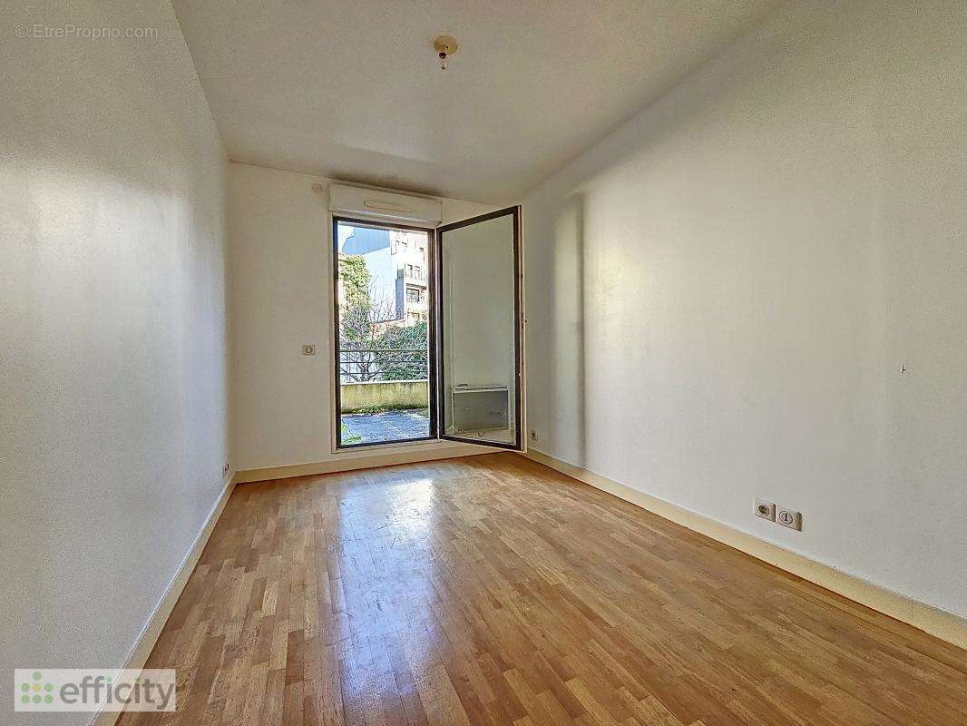 Appartement à ISSY-LES-MOULINEAUX