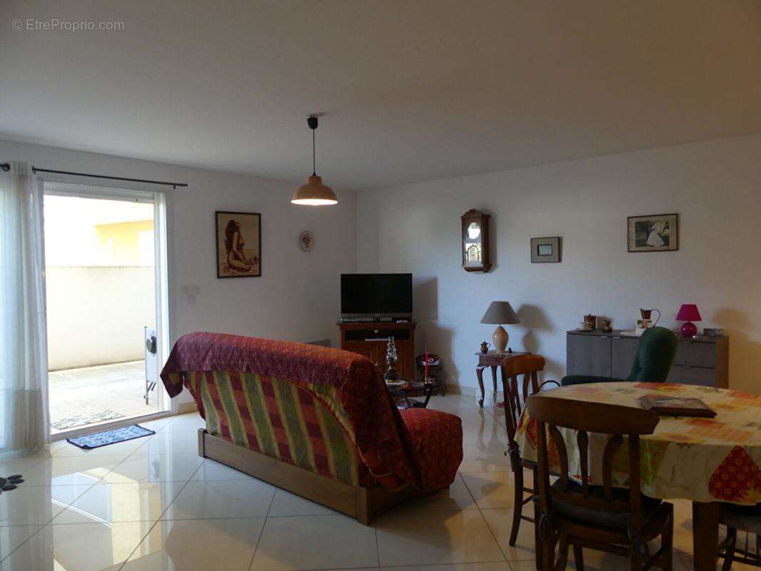 Appartement à LEZIGNAN-CORBIERES