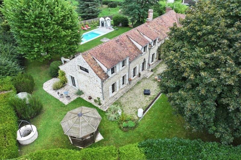 Maison à SAINT-REMY-L&#039;HONORE