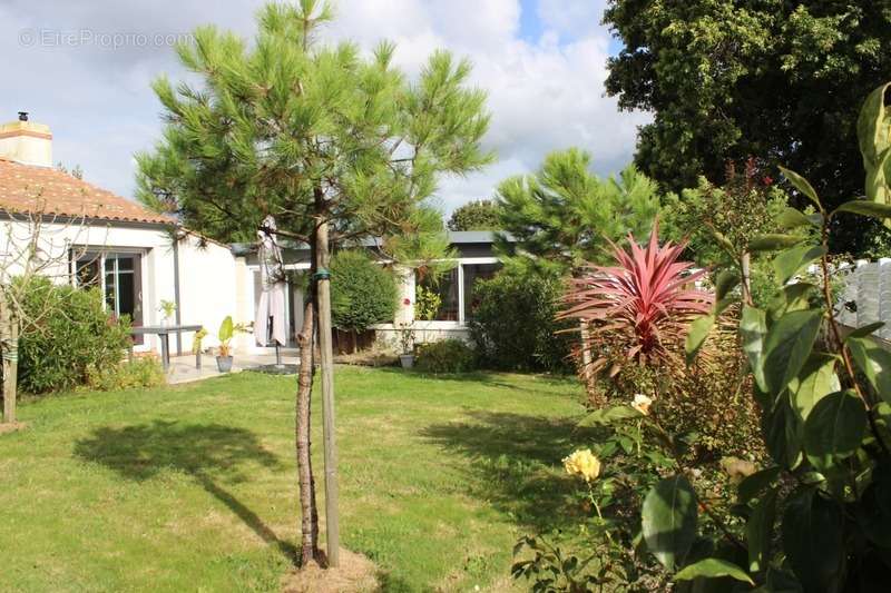 Maison à L&#039;AIGUILLON-SUR-VIE