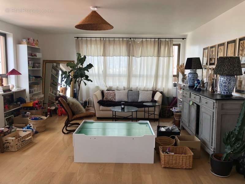 Appartement à PARIS-19E