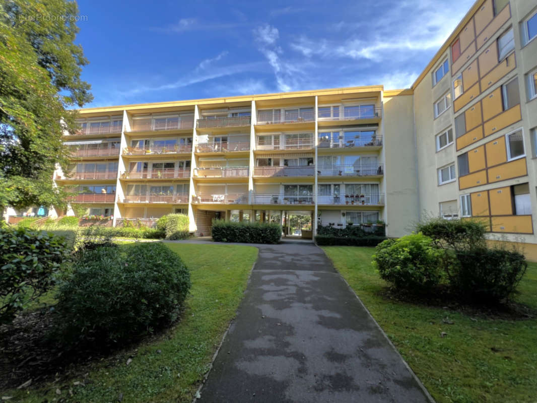 Appartement à SAINT-MICHEL-SUR-ORGE