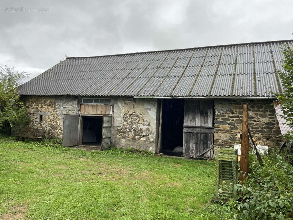 Maison à LAGRAULIERE