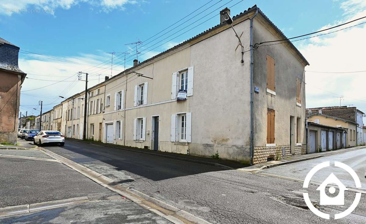 Maison à COGNAC