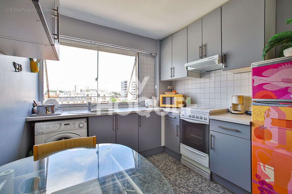 Appartement à PARIS-20E