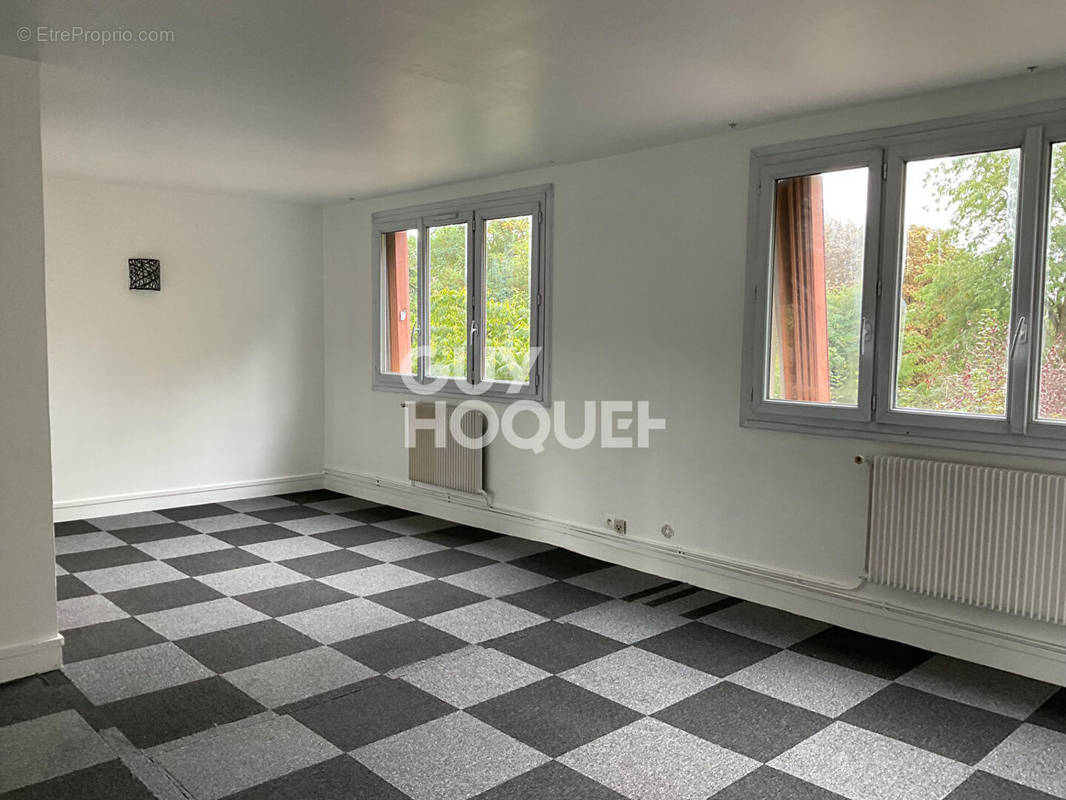 Appartement à LE BLANC-MESNIL