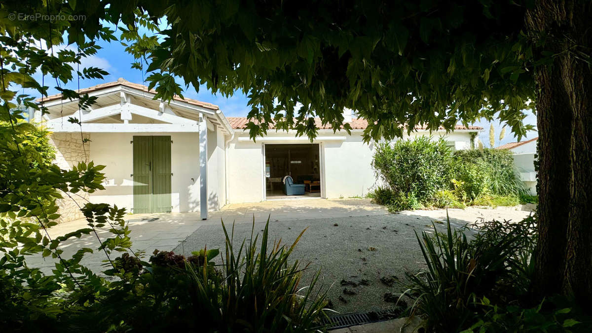 Maison à LA COUARDE-SUR-MER