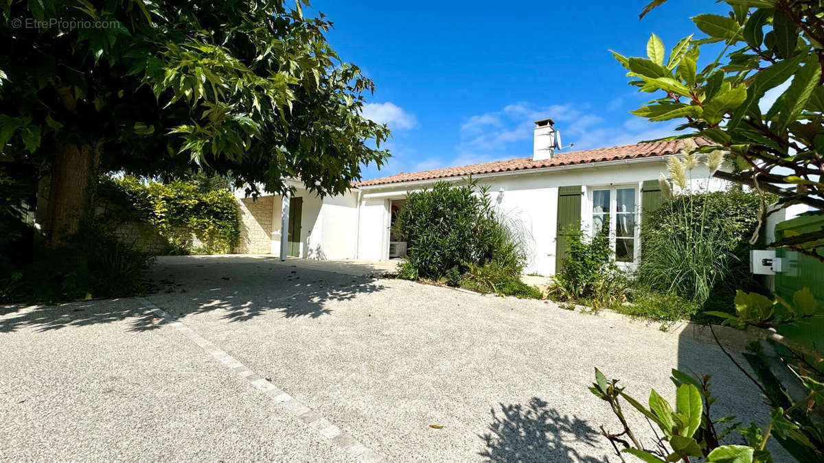 Maison à LA COUARDE-SUR-MER