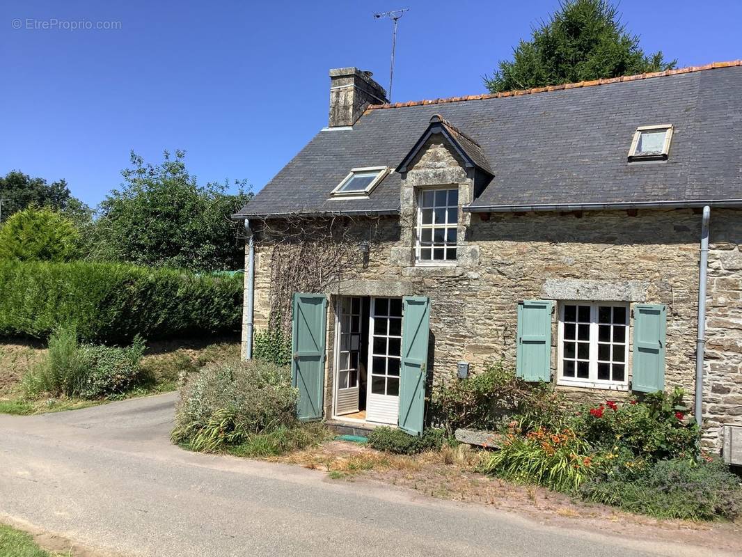 Maison à PLOUGUENAST