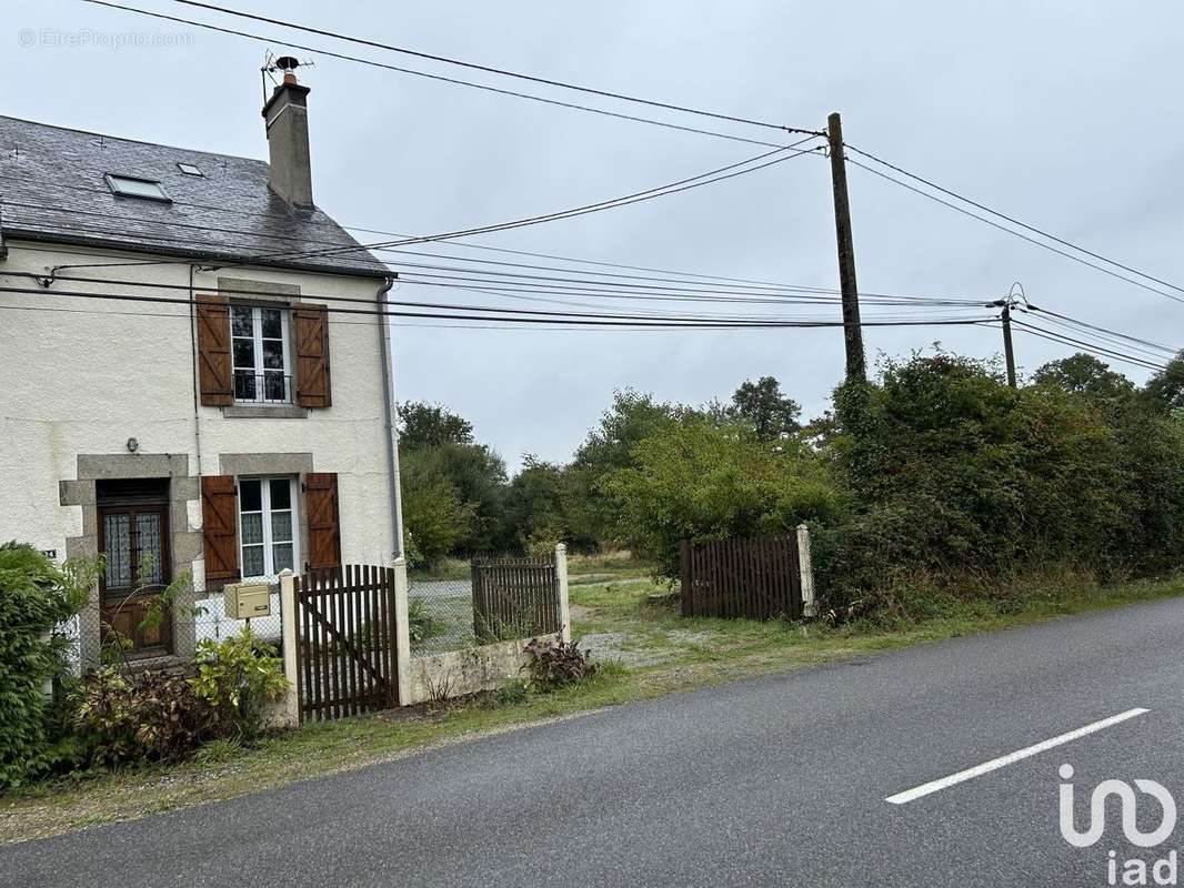 Photo 2 - Maison à MAILHAC-SUR-BENAIZE