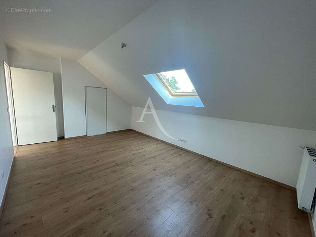 Appartement à EMERAINVILLE