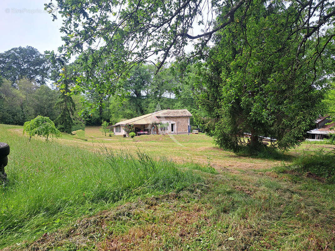 Maison à PUJO-LE-PLAN