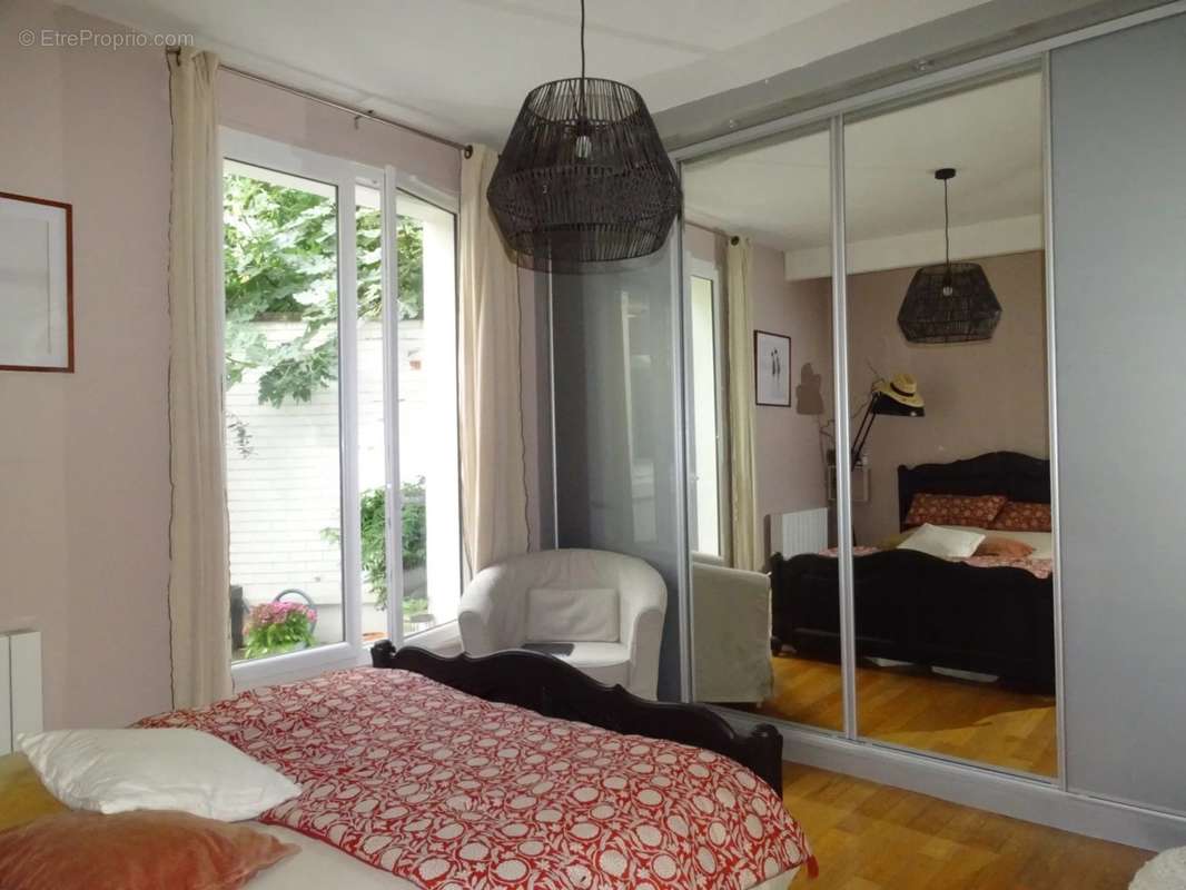 Appartement à PARIS-20E