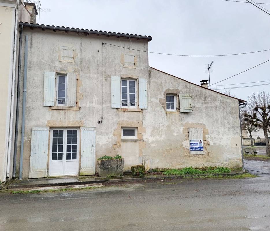 Maison à CHERBONNIERES