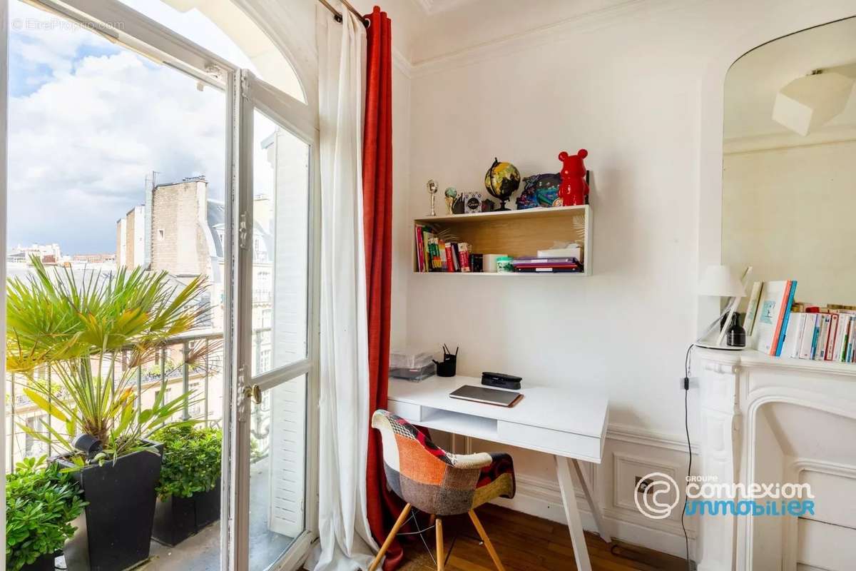 Appartement à PARIS-16E