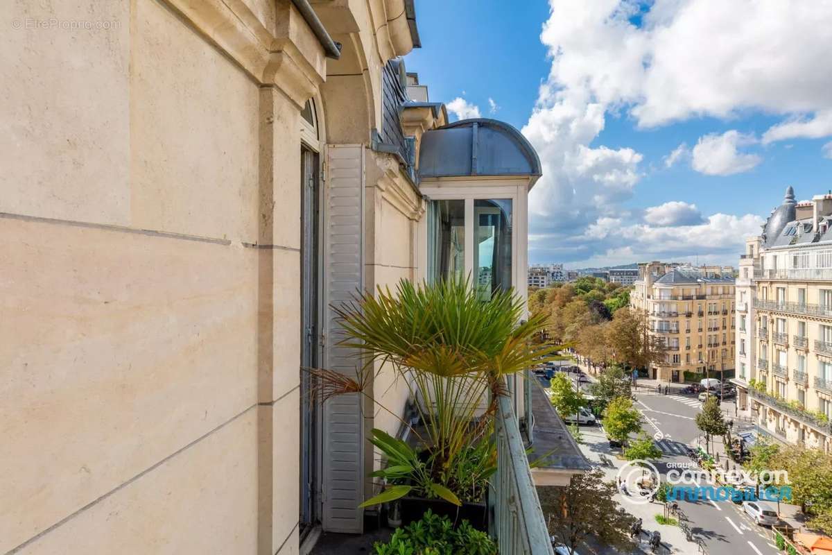 Appartement à PARIS-16E