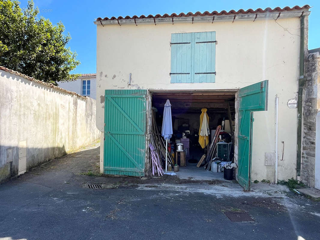 Parking à SAINT-DENIS-D&#039;OLERON