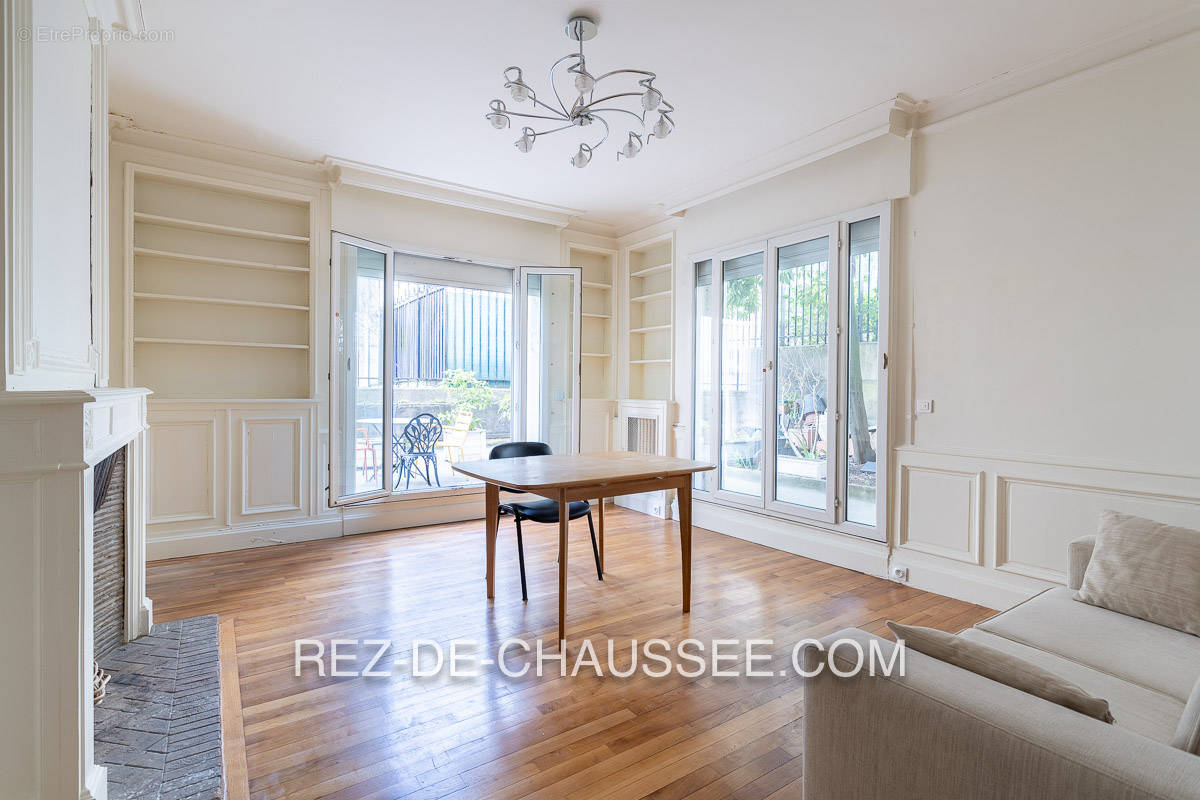 Appartement à PARIS-16E