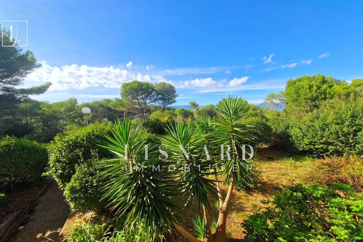 Appartement à VALLAURIS