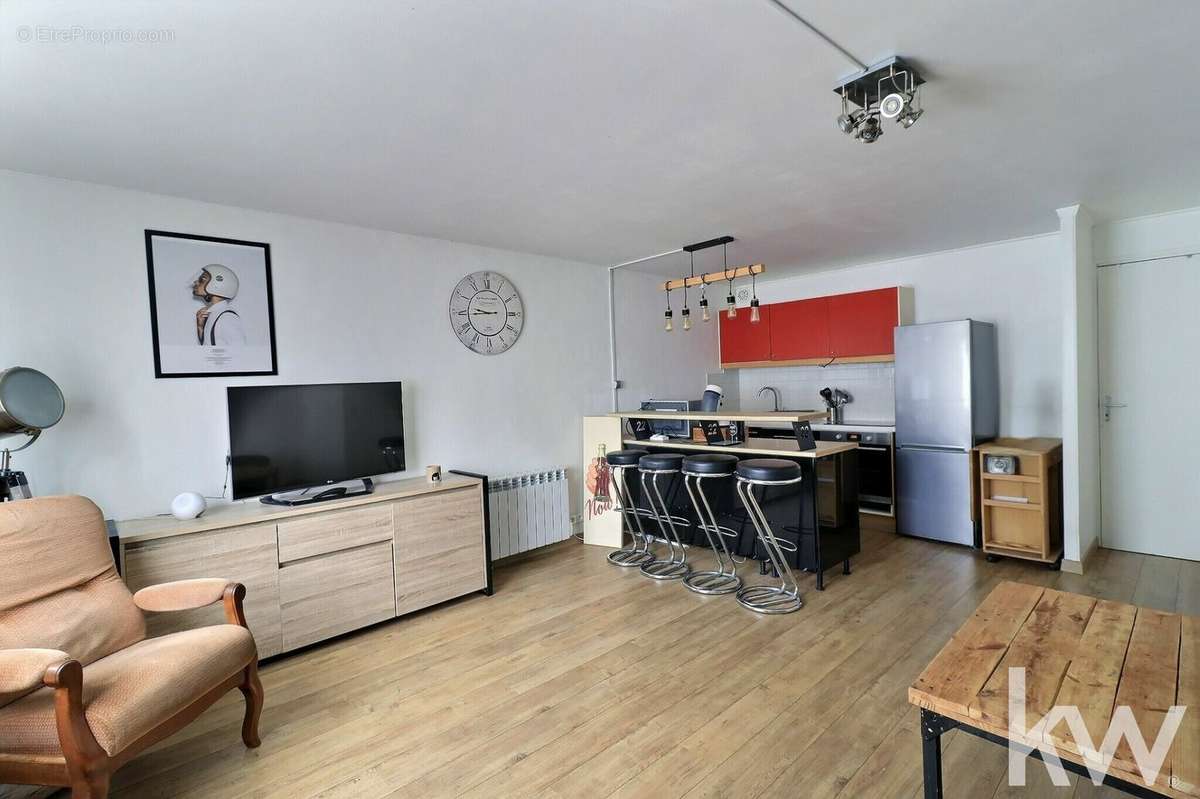 Appartement à CHANTELOUP-LES-VIGNES