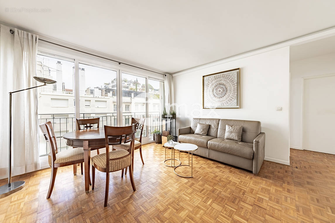 Appartement à LEVALLOIS-PERRET