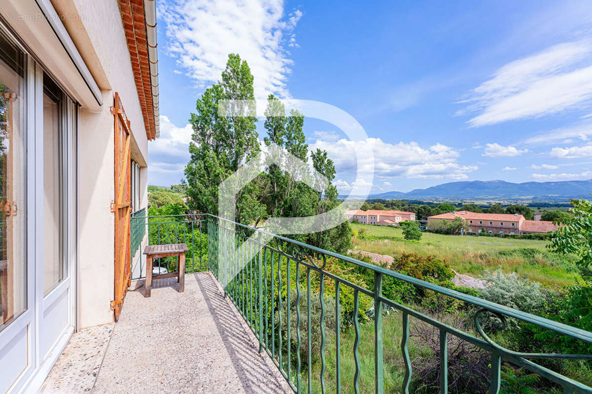 Appartement à PUYLOUBIER