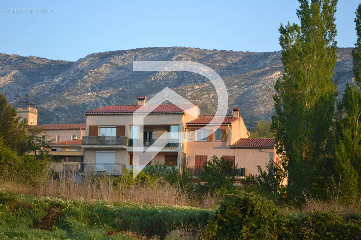 Appartement à PUYLOUBIER