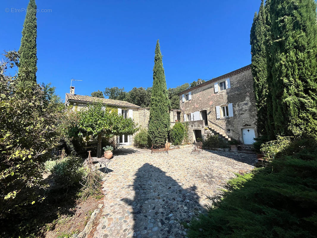 Maison à GRIGNAN