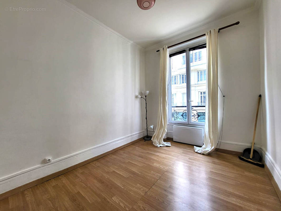 Appartement à PARIS-10E