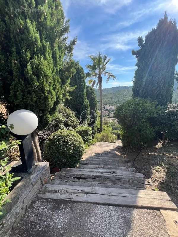 Maison à ROQUEBRUNE-SUR-ARGENS