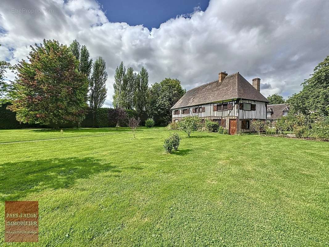 Maison à SAINT-GERMAIN-LA-CAMPAGNE