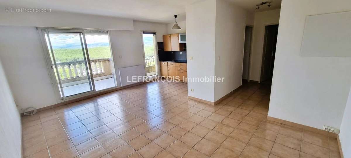 Appartement à MOUGINS